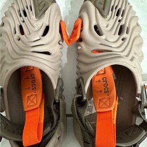 SALEHE BEMBURY X CROCS POLLEX CLOG (MENEMSHA) M6/W8